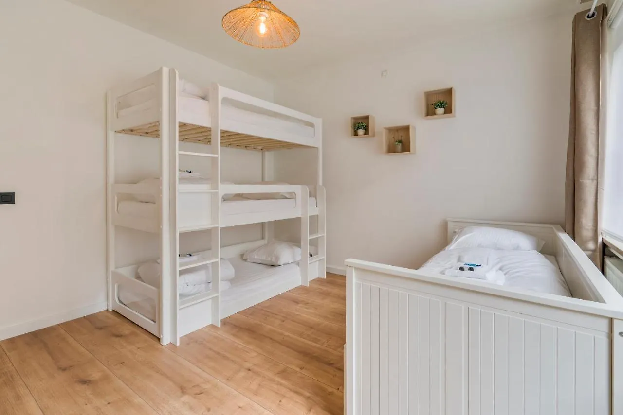Ruim En Warm Appartement In De Winkelstraat Van Oostende Οστένδη