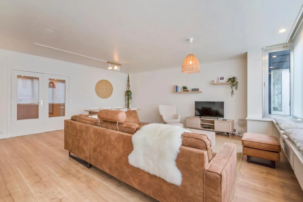Ruim En Warm Appartement In De Winkelstraat Van Oostende Διαμέρισμα Οστένδη