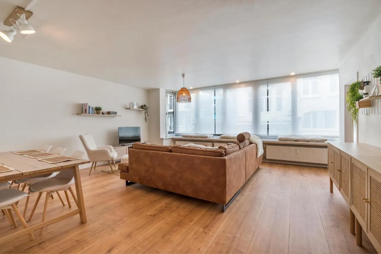 Διαμέρισμα Ruim En Warm Appartement In De Winkelstraat Van Oostende Βέλγιο