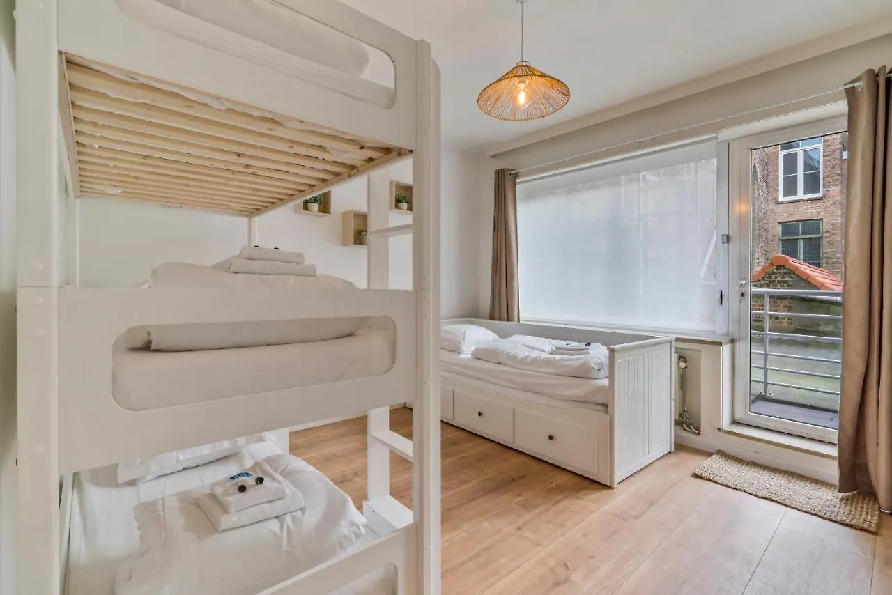 Ruim En Warm Appartement In De Winkelstraat Van Oostende Διαμέρισμα Οστένδη